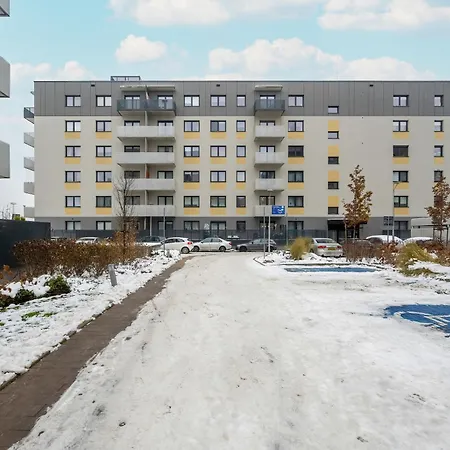 Quiet With Balcony Zakladowa By Renters Апартаменты *