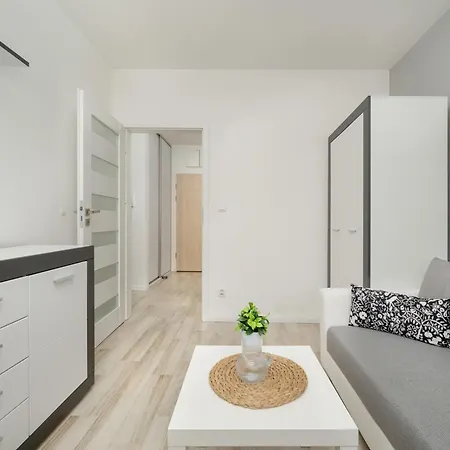 Quiet With Balcony Zakladowa By Renters