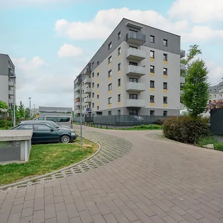 Апартаменты Quiet With Balcony Zakladowa By Renters Вроцлав