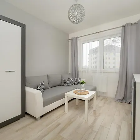 Quiet With Balcony Zakladowa By Renters Appartamento