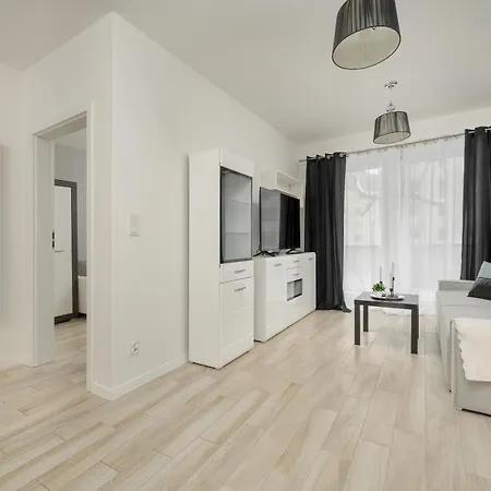 Quiet With Balcony Zakladowa By Renters Апартаменты Вроцлав