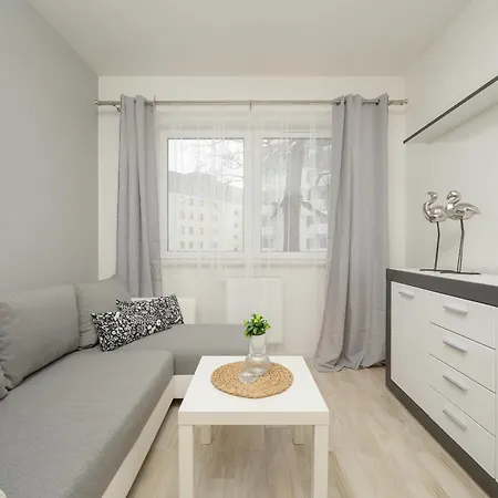 Quiet With Balcony Zakladowa By Renters * Breslavia