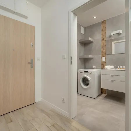 Апартаменты Quiet With Balcony Zakladowa By Renters