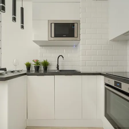 Διαμέρισμα Quiet With Balcony Zakladowa By Renters Βρότσλαβ