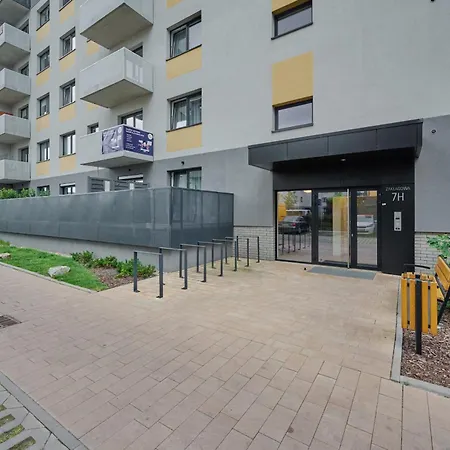 Апартаменты Quiet With Balcony Zakladowa By Renters