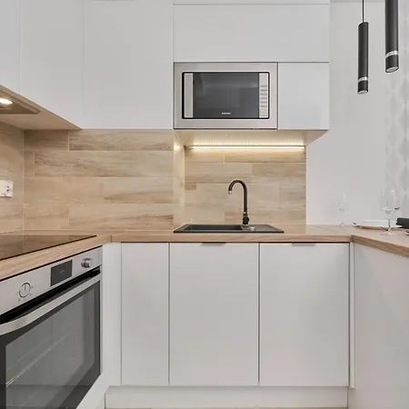 Quiet With Balcony Zakladowa By Renters Апартаменты Вроцлав